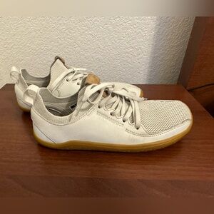 Vivobarefoot Primus knit women’s- white / gum - size 6 / 36 - v good condition